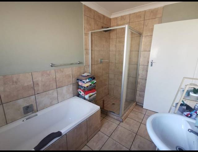 3 BEDROOM PROPERTY TO RENT IN STRUBENVALE